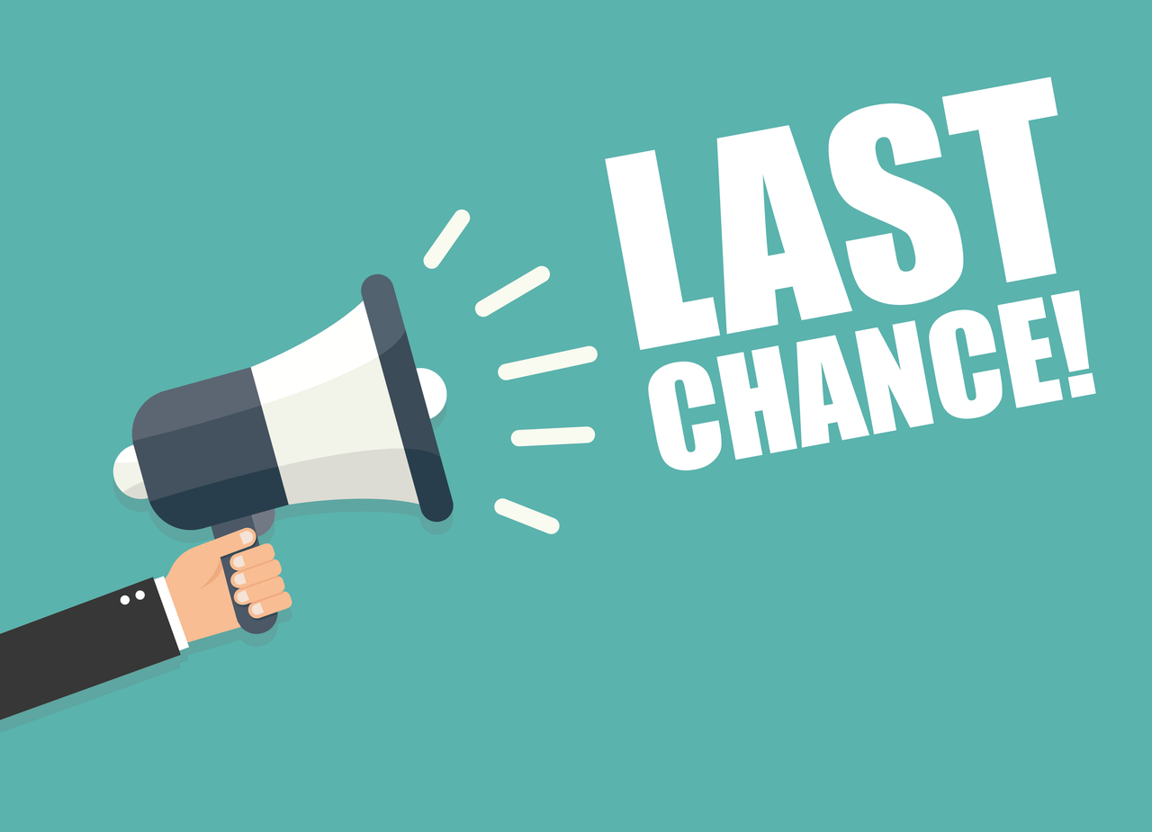 Megaphone Displaying "Last Chance," as this is the Last Chance to get the 100k Signup Bonus on the Chase Sapphire Reserve